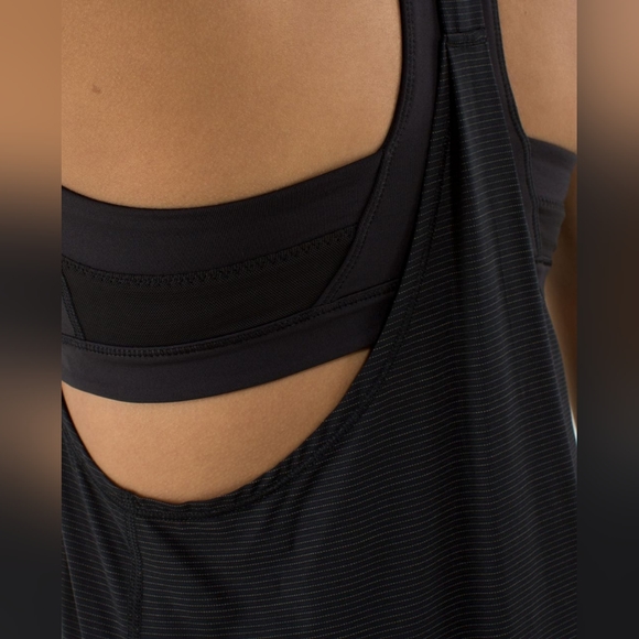 Lululemon 2-In-Run Tank in Black - Picture 3 of 13